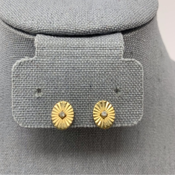 Avon Oval Gold Toned Sunburst Clip On Earrings With Rhinestone - Picture 3 of 7